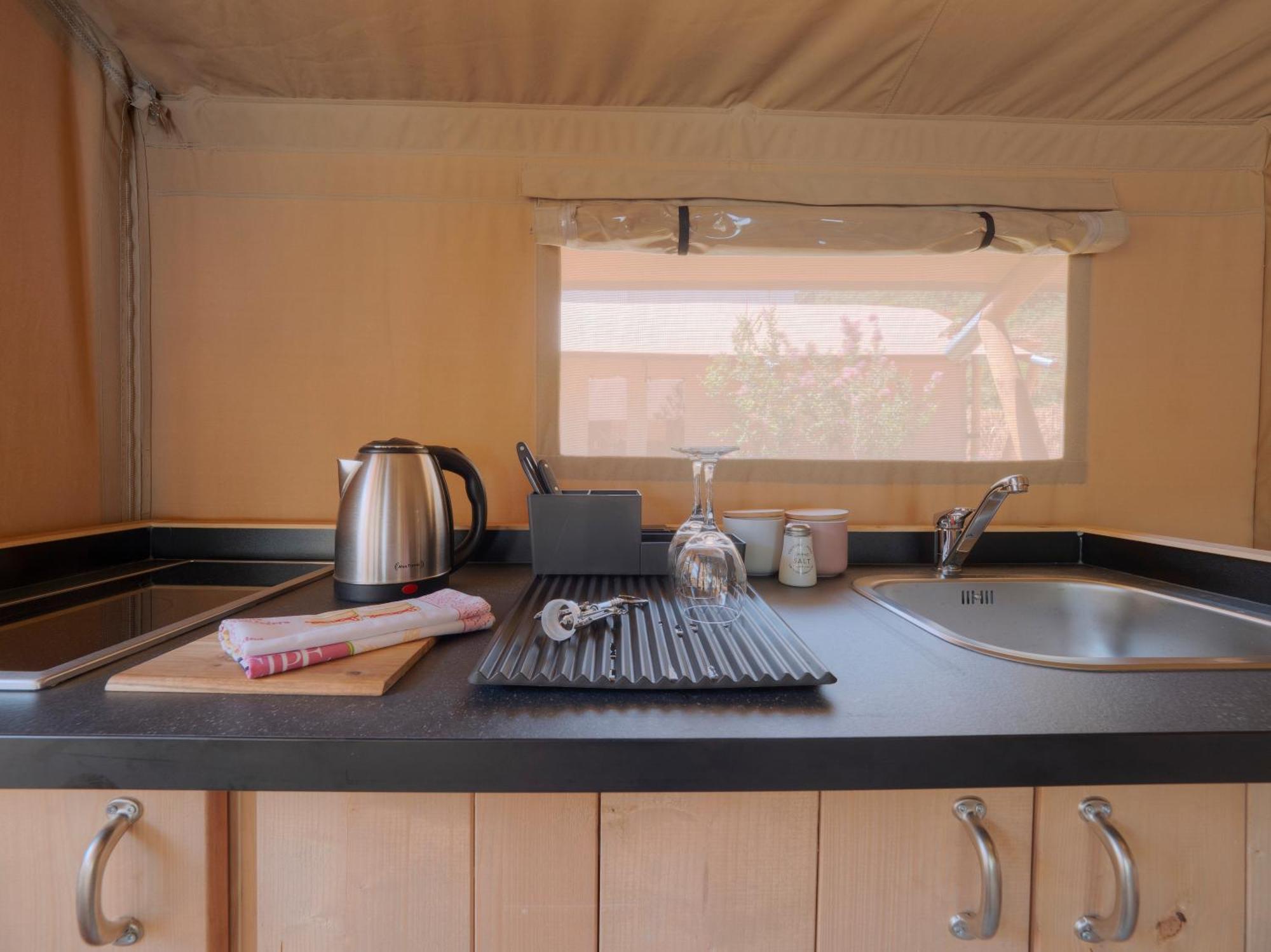 Sea Glamping Hotell Kotor Eksteriør bilde