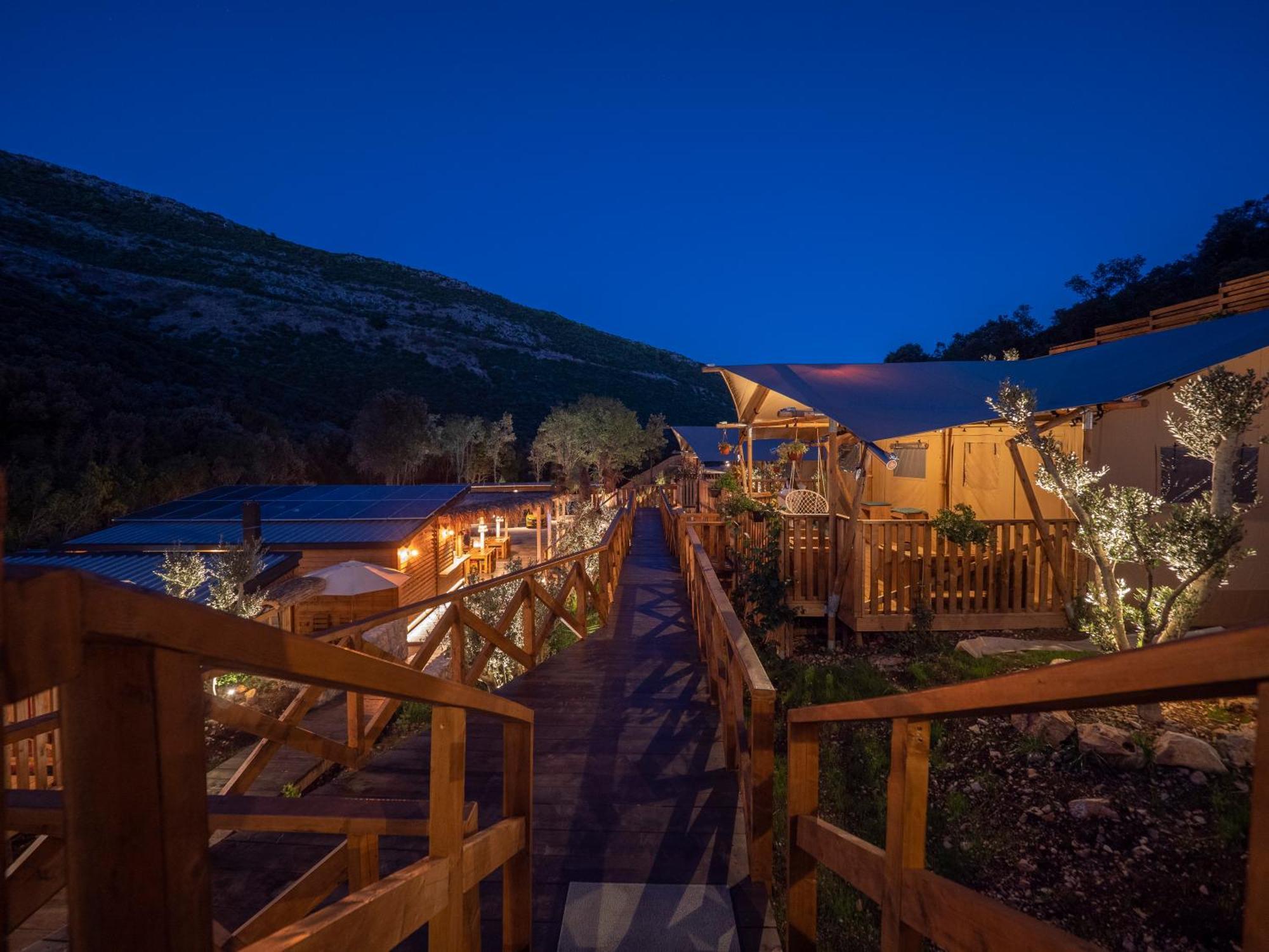 Sea Glamping Hotell Kotor Eksteriør bilde