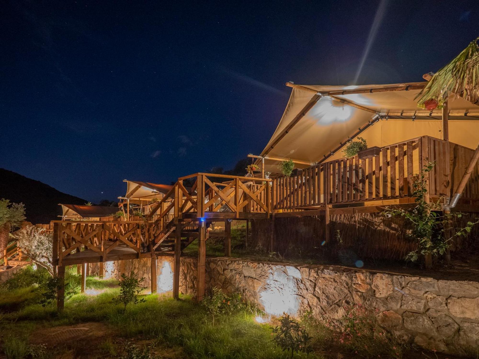 Sea Glamping Hotell Kotor Eksteriør bilde