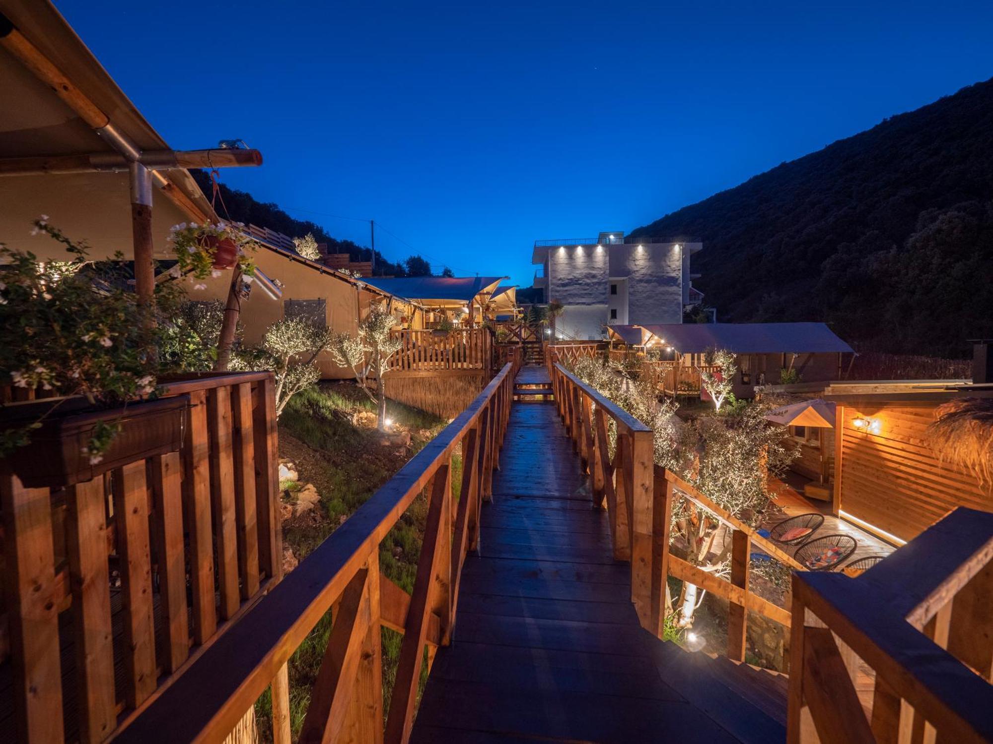 Sea Glamping Hotell Kotor Eksteriør bilde