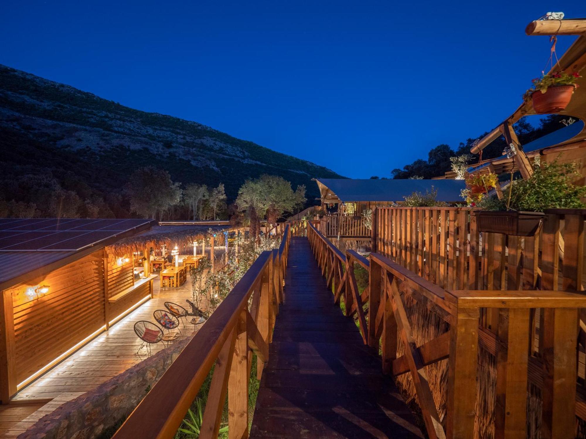 Sea Glamping Hotell Kotor Eksteriør bilde