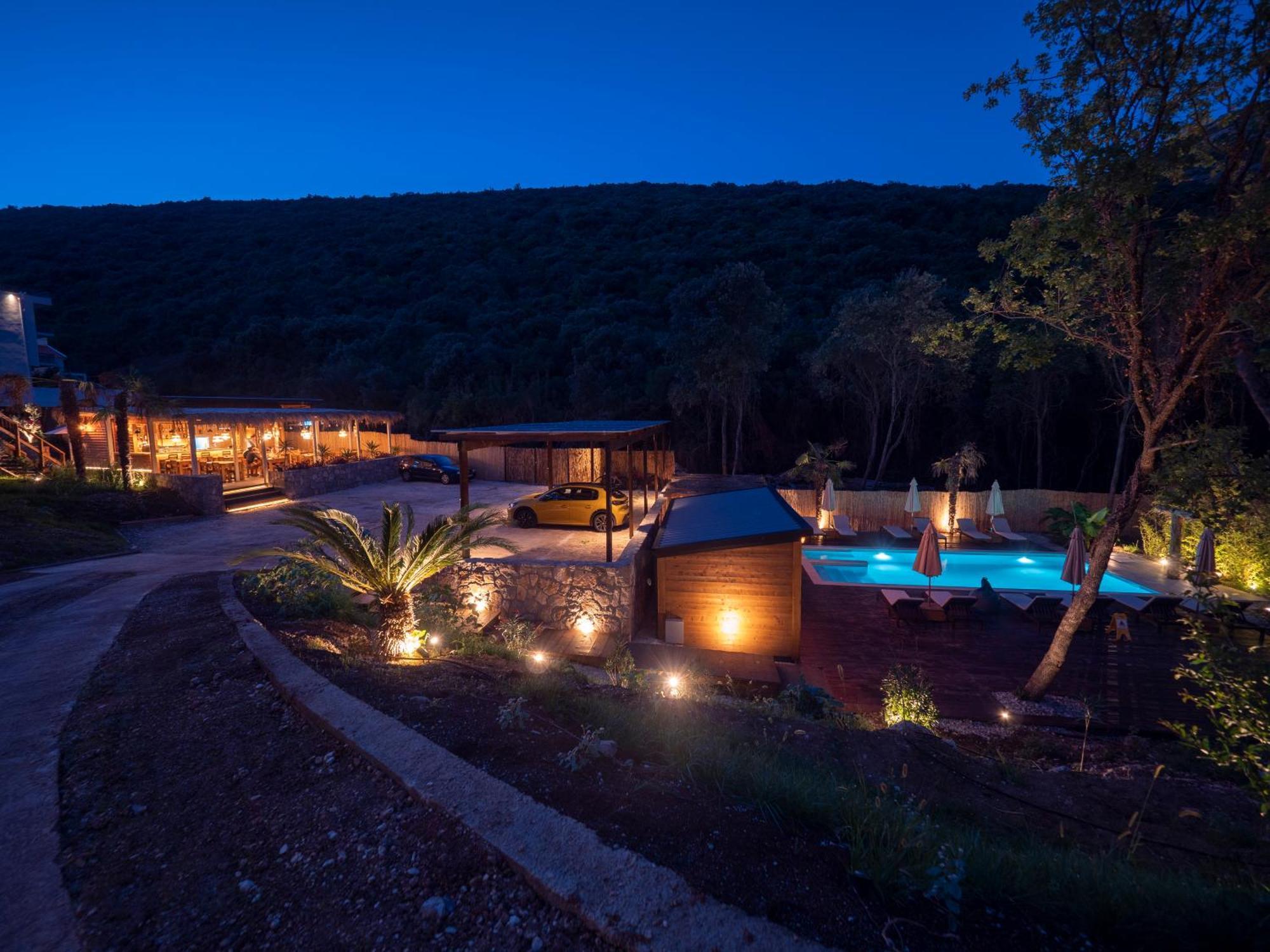 Sea Glamping Hotell Kotor Eksteriør bilde