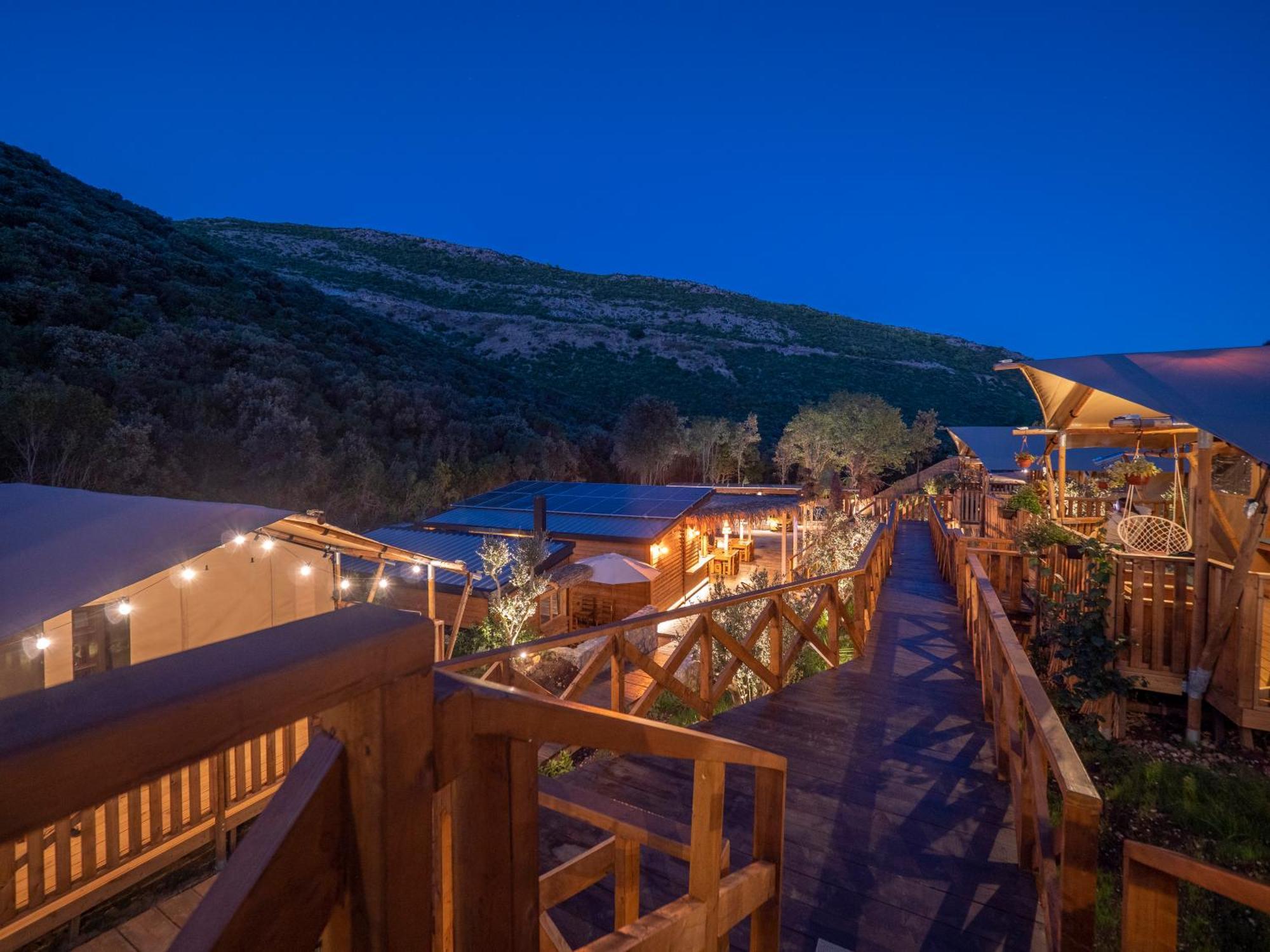 Sea Glamping Hotell Kotor Eksteriør bilde